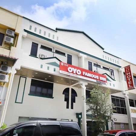 โอโย 764 โฮเต็ล เฟมัส อินน์ Malacca ภายนอก รูปภาพ