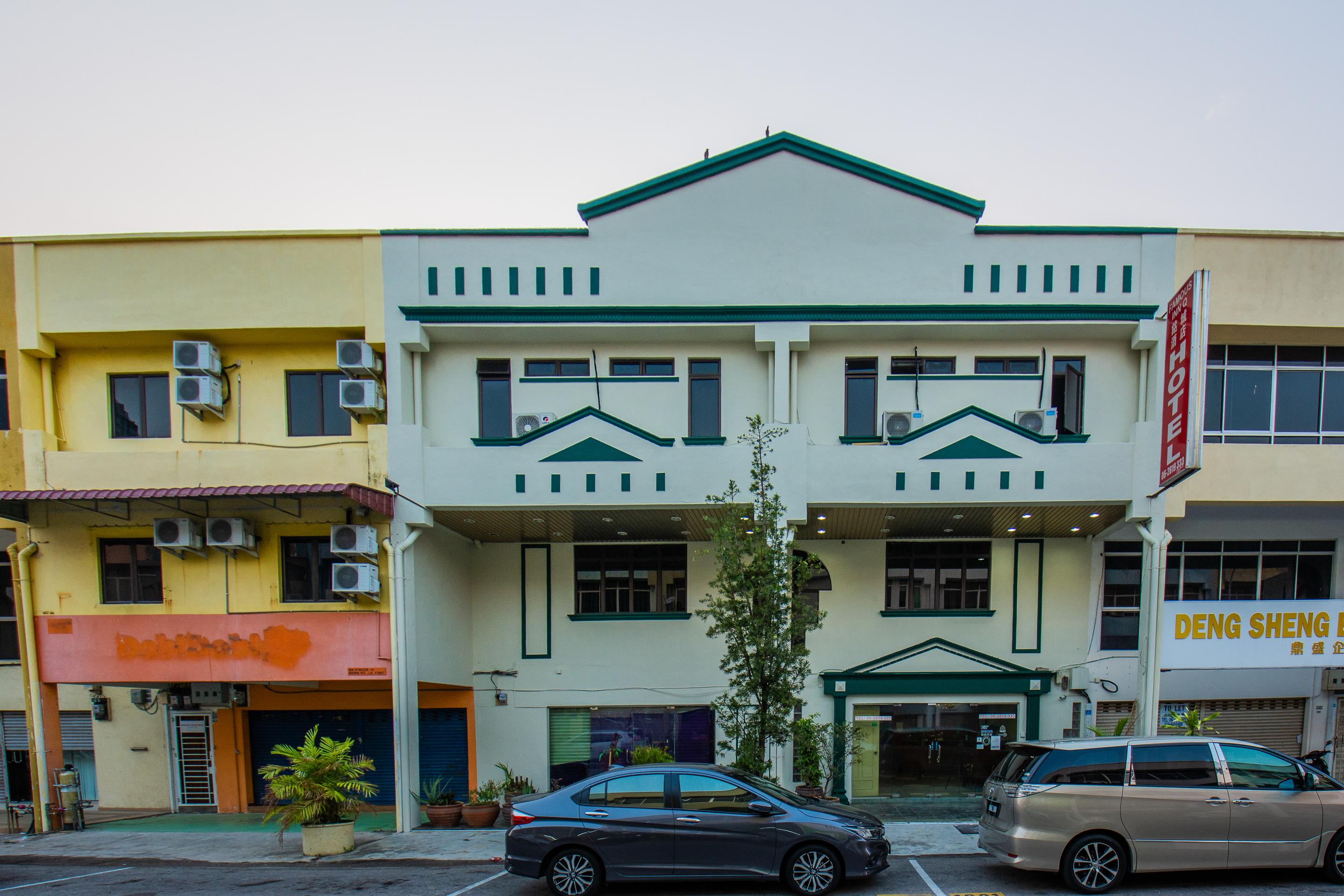 โอโย 764 โฮเต็ล เฟมัส อินน์ Malacca ภายนอก รูปภาพ