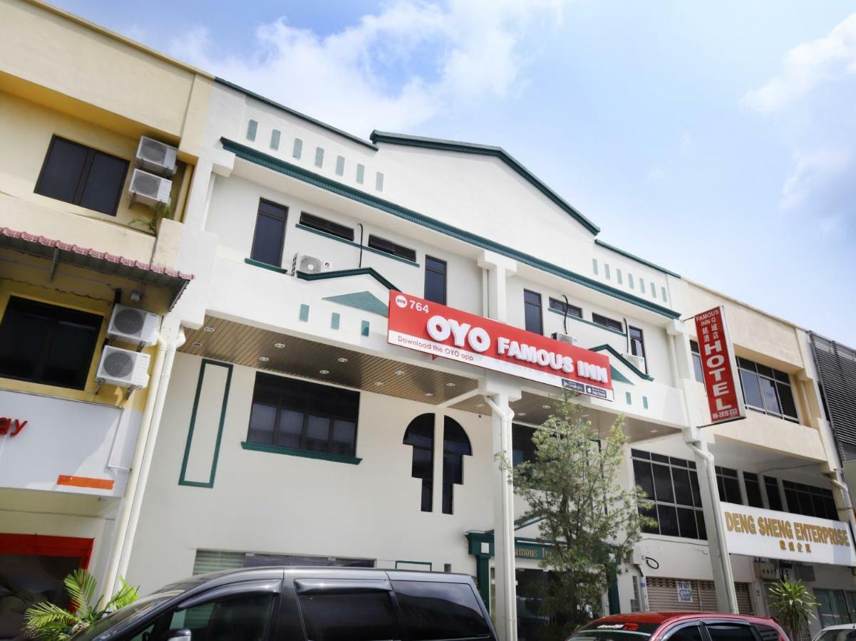 โอโย 764 โฮเต็ล เฟมัส อินน์ Malacca ภายนอก รูปภาพ